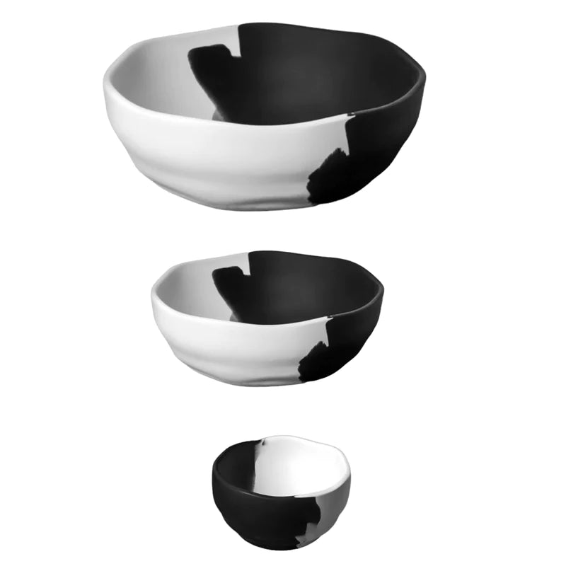 Duo Wavy Black and White Bowls